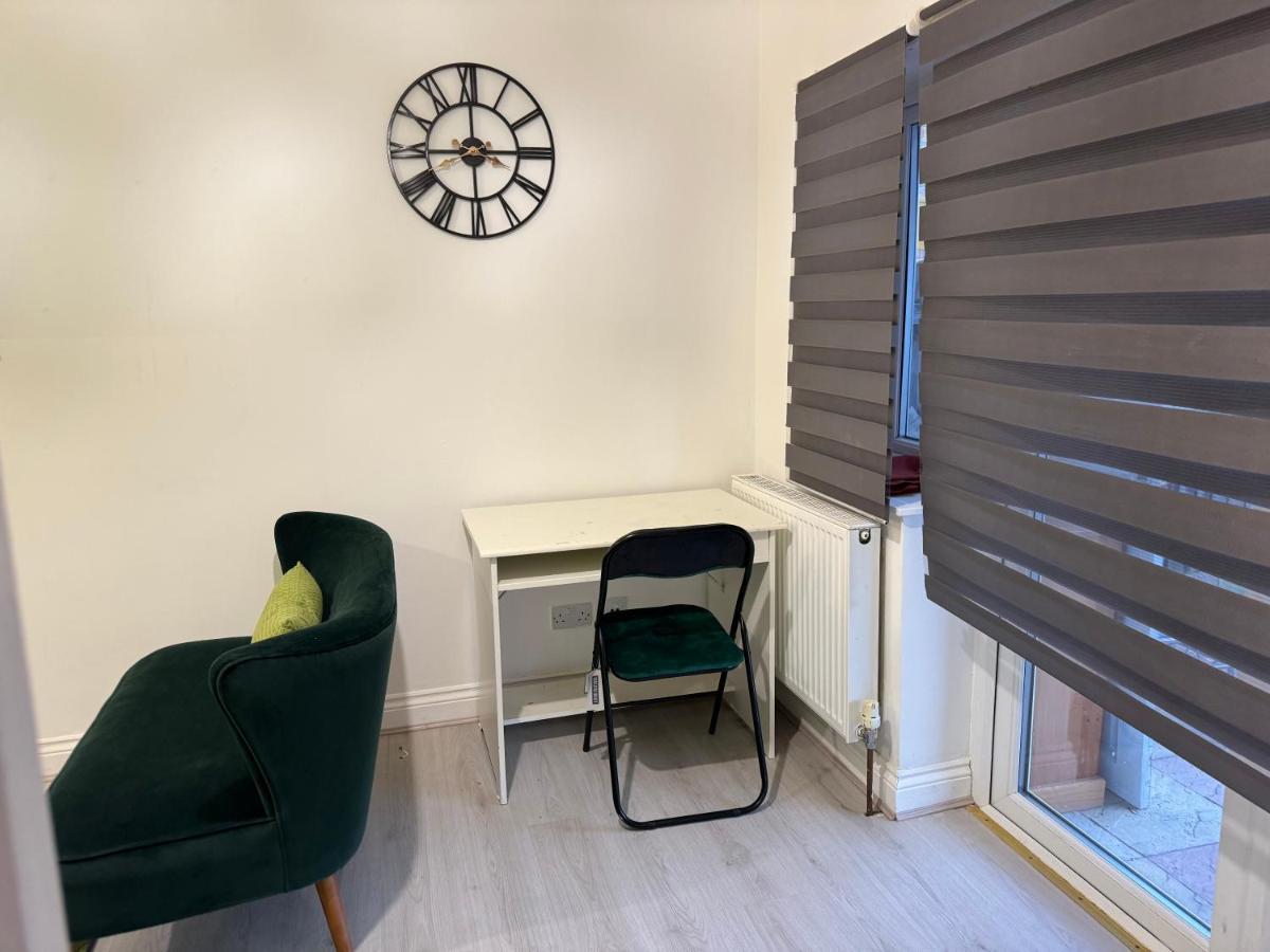 5Br House, Free Parking Offa12, Contractor, Big Families, Relocation Βίλα Redbridge Εξωτερικό φωτογραφία