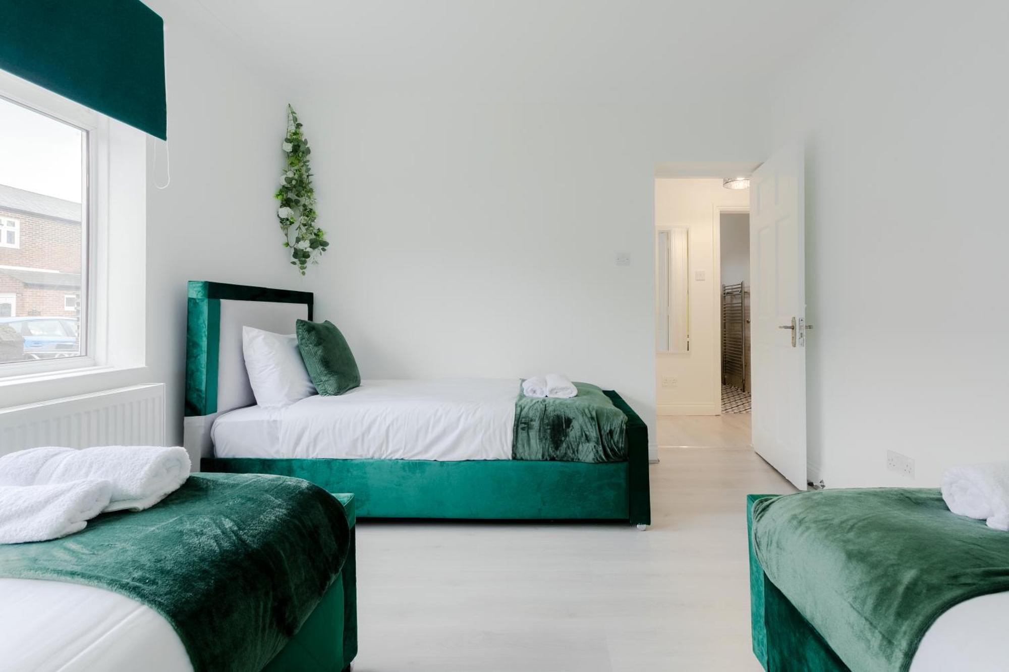 5Br House, Free Parking Offa12, Contractor, Big Families, Relocation Βίλα Redbridge Εξωτερικό φωτογραφία